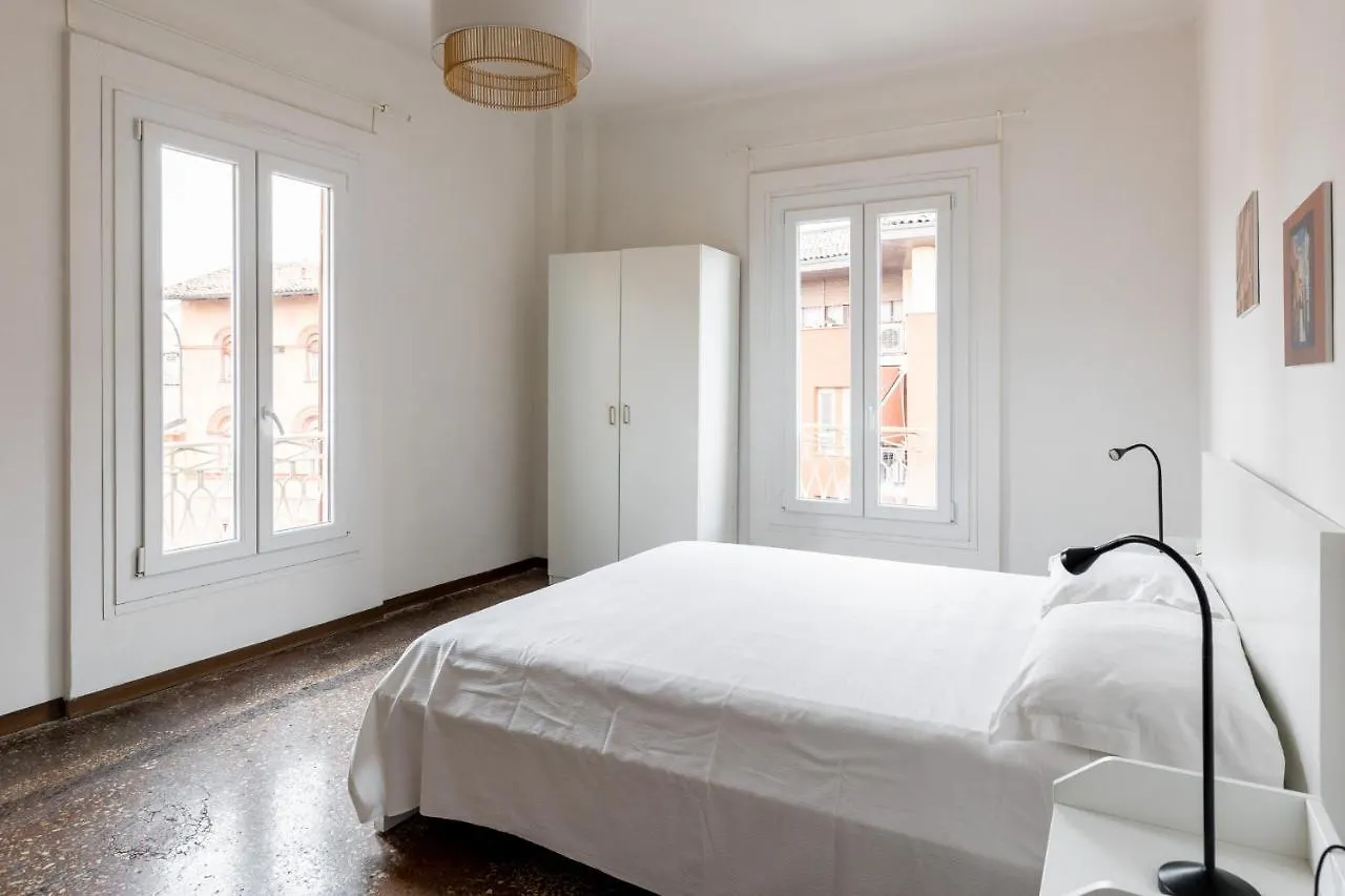 Alessandrini Apartment Alla Finestrella By Wonderful Italy Bologna
