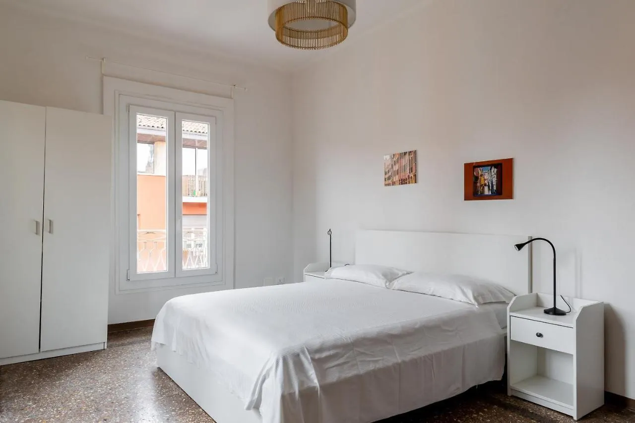 Alessandrini Apartment Alla Finestrella By Wonderful Italy Bologna